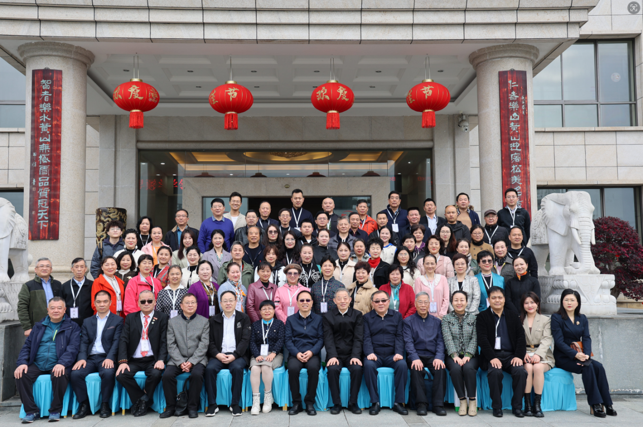 中国老年大学艺术团团委会一次会议在新濠天地成功举办
